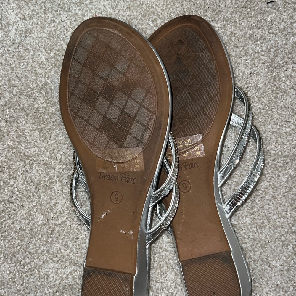 Dream Pairs Size 9 Sandals - Picture 5 of 6